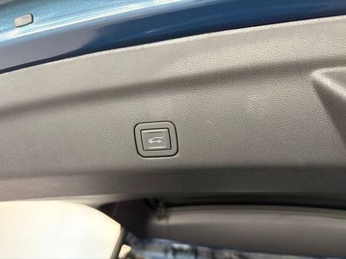 Used 2026 GMC Yukon Denali w/ Sun & Power Step Package AWD/4WD image 25