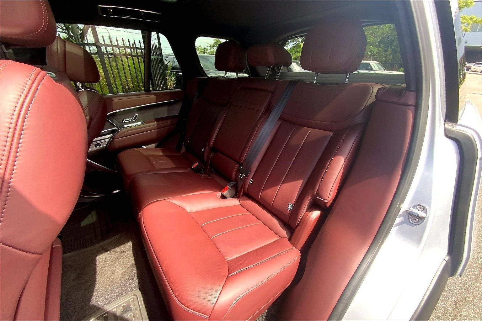 Certified 2025 Land Rover Range Rover SE AWD/4WD image 20