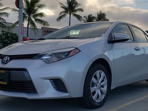 Used 2016 Toyota Corolla LE FWD image 1