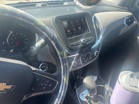 Used 2023 Chevrolet Equinox LT image 19