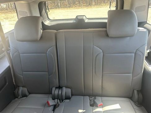 Used 2015 Chevrolet Suburban LT image 22