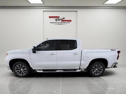 Used 2024 Chevrolet Silverado 1500 LT AWD/4WD image 4