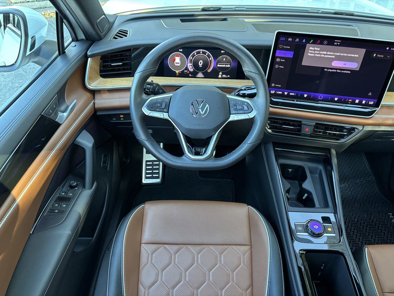 Used 2025 Volkswagen Tiguan SEL R-Line AWD/4WD image 4