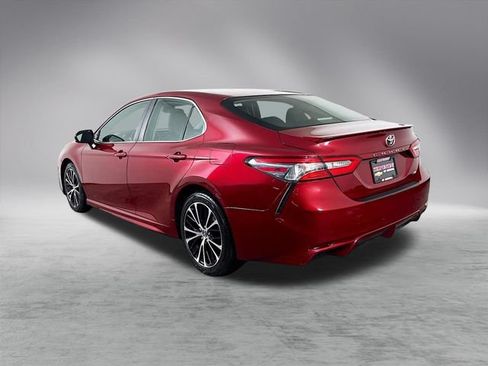 Used 2018 Toyota Camry SE FWD image 10