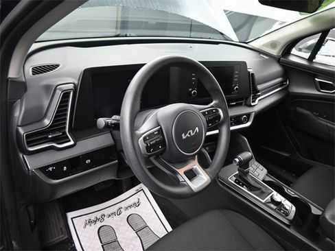 Used 2024 Kia Sportage LX image 18