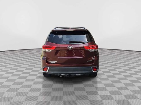 Used 2018 Toyota Highlander Limited FWD image 11