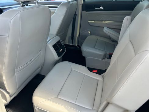 Certified 2021 Volkswagen Atlas SE w/ Towing Package FWD image 17