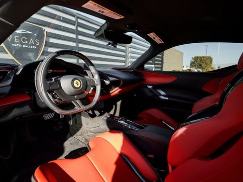 Used 2022 Ferrari SF90 Stradale image 2