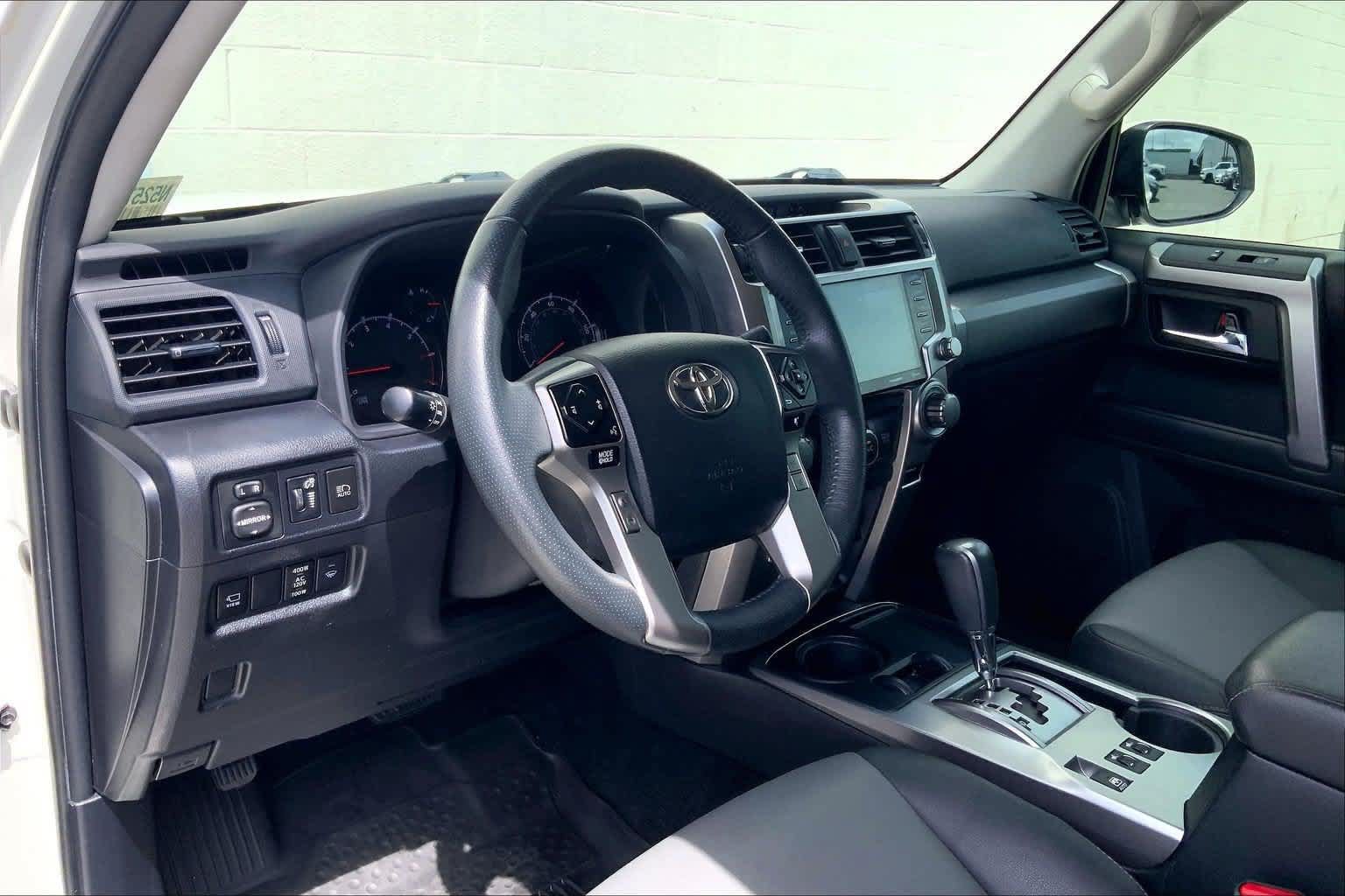 Used 2022 Toyota 4Runner SR5 Premium RWD image 2
