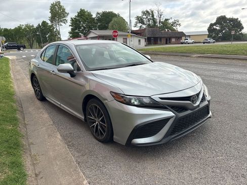 Used 2023 Toyota Camry SE FWD image 10