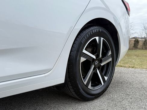 Used 2024 Nissan Sentra SV image 13