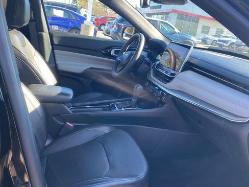 Used 2023 Jeep Compass Limited w/ Sun and Sound Group image 18