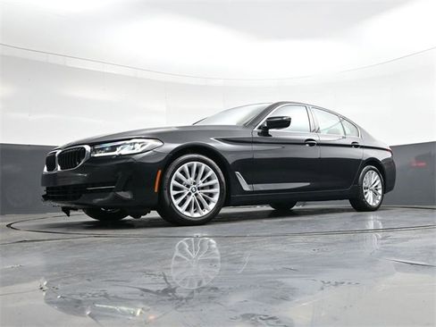 Used 2022 BMW 530i w/ Premium Package image 31