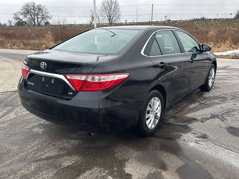 Used 2015 Toyota Camry LE image 7