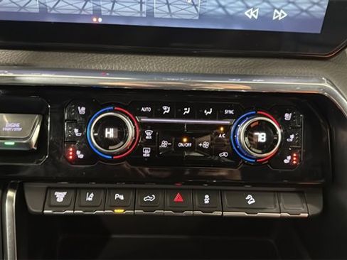 Used 2024 GMC Sierra 3500 Denali image 17