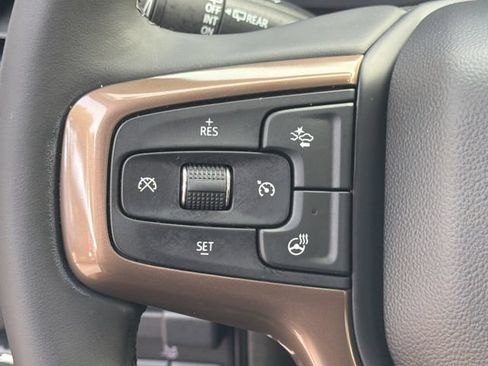 Used 2024 Chevrolet Suburban High Country AWD/4WD image 30