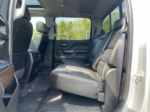 Used 2019 GMC Sierra 2500 Denali w/ Duramax Plus Package AWD/4WD image 32