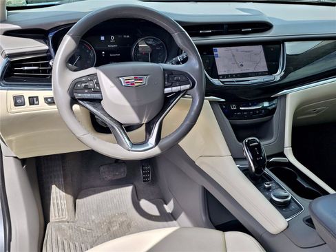 Used 2022 Cadillac XT6 Premium Luxury w/ Technology Package FWD image 34