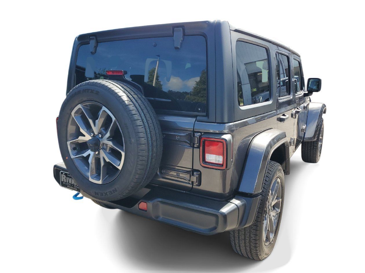 Used 2024 Jeep Wrangler Unlimited AWD/4WD image 4