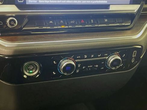 Used 2024 GMC Sierra 1500 SLT image 17