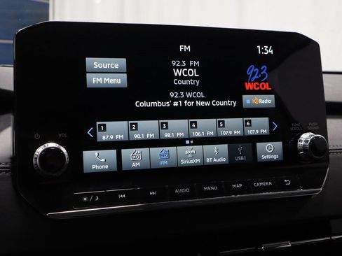 Used 2024 Mitsubishi Outlander SE image 2