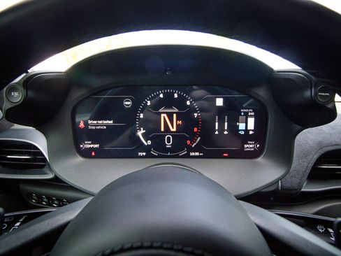 Used 2025 McLaren Artura RWD image 21