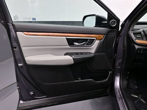 Used 2017 Honda CR-V Touring image 18