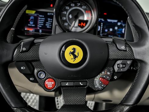 Used 2021 Ferrari 812 GTS image 35