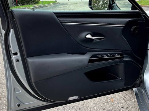 Used 2023 Lexus ES 350 image 25