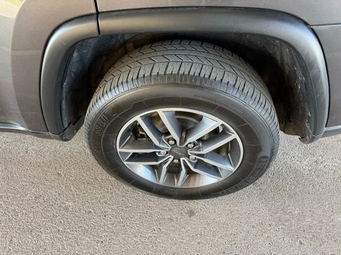 Used 2019 Jeep Grand Cherokee Limited image 31