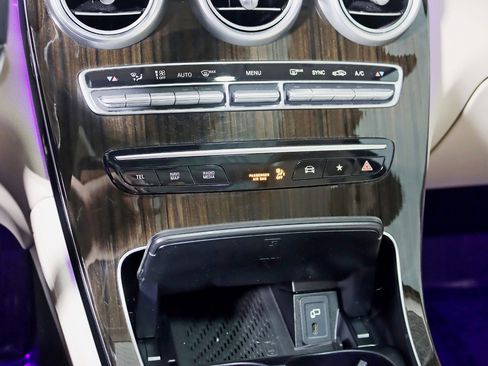 Used 2020 Mercedes-Benz GLC 300 GLC 300 w/ Parking Assistance Package image 28