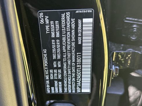 New 2026 Porsche Macan AWD/4WD image 33