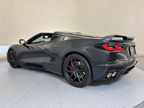 Used 2021 Chevrolet Corvette Stingray Preferred Cpe w/ Z51 Performance Package image 3