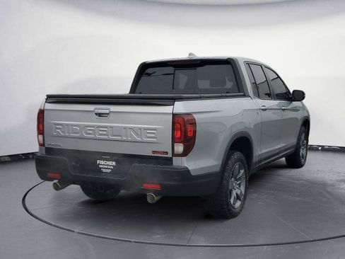 Used 2025 Honda Ridgeline TrailSport image 3