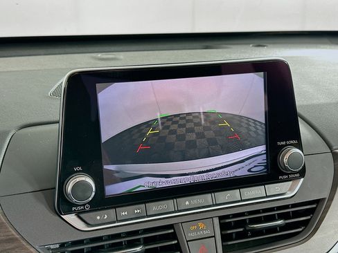 Used 2024 Nissan Altima 2.5 SV image 22