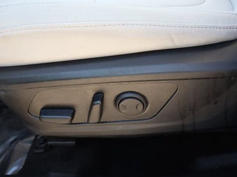 Used 2025 Hyundai Tucson SEL FWD image 11