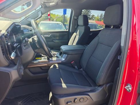 Used 2024 Chevrolet Silverado 1500 LT Trail Boss w/ Protection Package AWD/4WD image 8