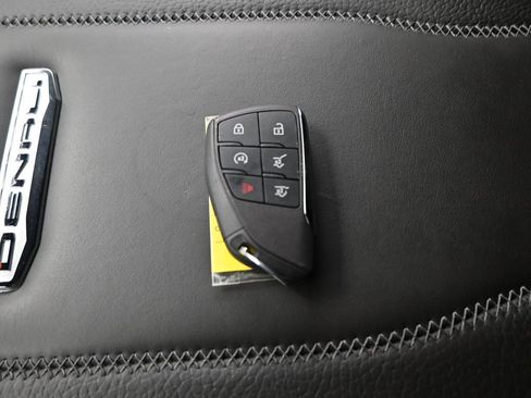 Used 2025 GMC Yukon XL Denali image 22