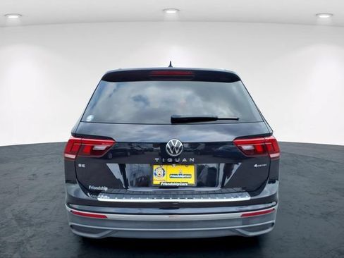 Used 2024 Volkswagen Tiguan SE w/ Panoramic Sunroof Package AWD/4WD image 10