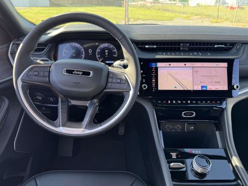 New 2026 Jeep Grand Cherokee Limited AWD/4WD image 2