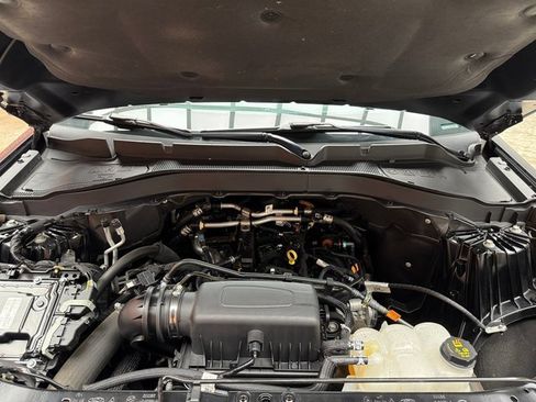 Certified 2022 Ford Explorer XLT w/ Equipment Group 202A image 28