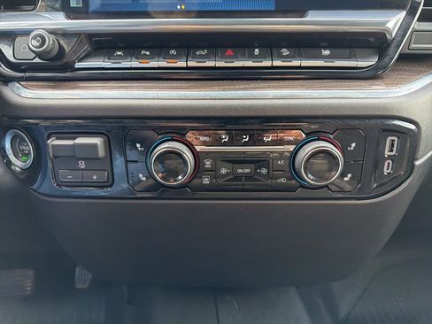 Used 2024 Chevrolet Silverado 1500 LT image 10