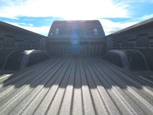 Used 2024 GMC Sierra 1500 SLT image 12