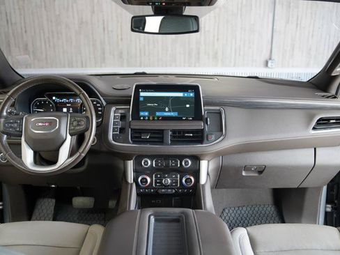 Used 2021 GMC Yukon XL SLT w/ SLT Premium Package AWD/4WD image 19