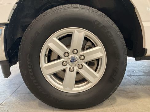 Used 2022 Ford F150 XLT w/ Trailer Tow Package image 9