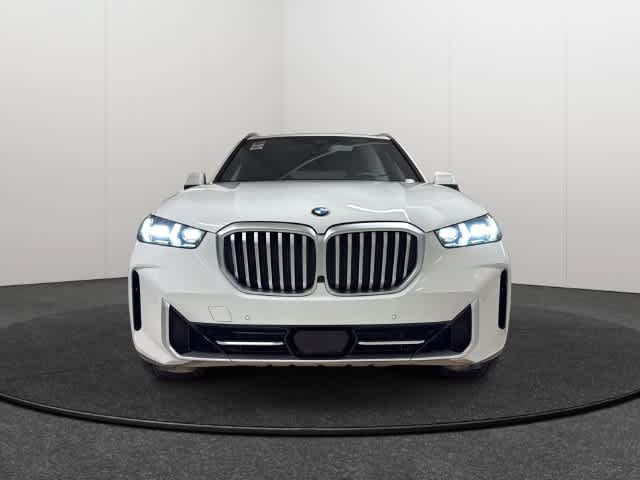 Used 2024 BMW X5 xDrive40i w/ Premium Package AWD/4WD image 2