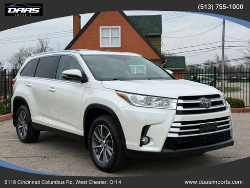 Used 2019 Toyota Highlander XLE image 3