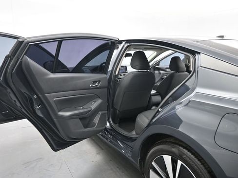 Used 2022 Nissan Altima 2.5 SV image 16