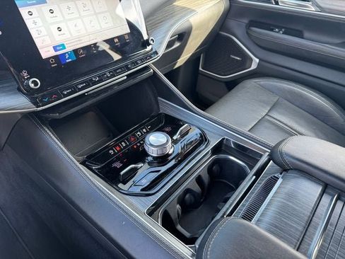 Used 2024 Jeep Wagoneer L Series III w/ Flexible Seating Group image 24