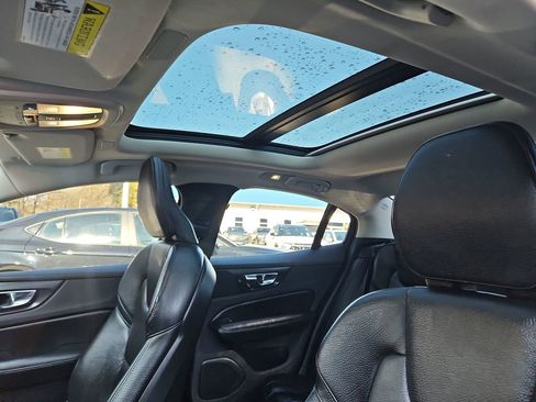 Used 2023 Volvo S60 B5 Plus image 22